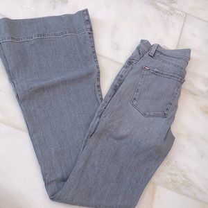 Alice &  Olivia size 24. High waisted bell bottom light grey jean